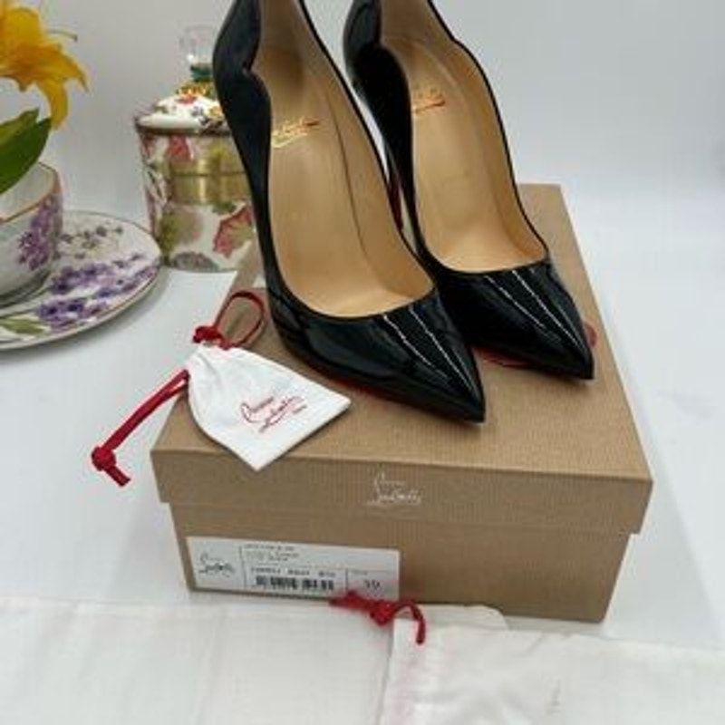 Women's Christian Louboutin hot chick 100 patent leather pumps size 39