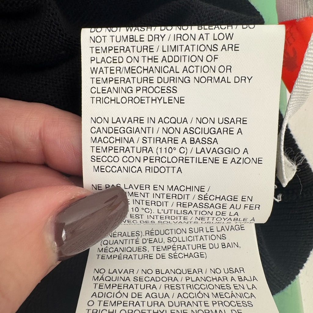 Men’s Off White x Virgil Abloh Collab NYC Big Apple
NOT sweatshirt/fine knitwear