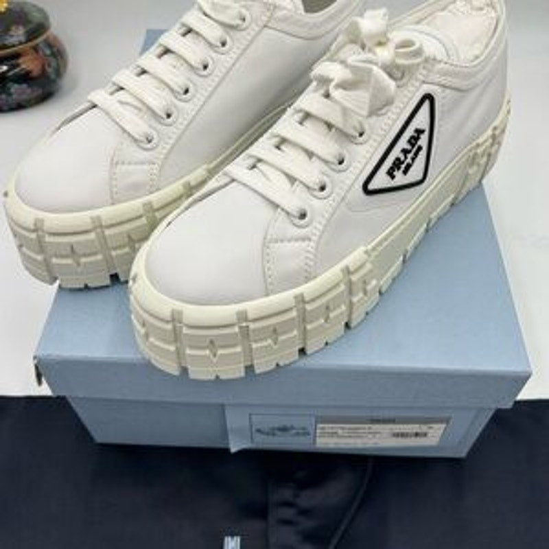 Women's Prada double wheel chunky low top sneakers size 40 made in Italy