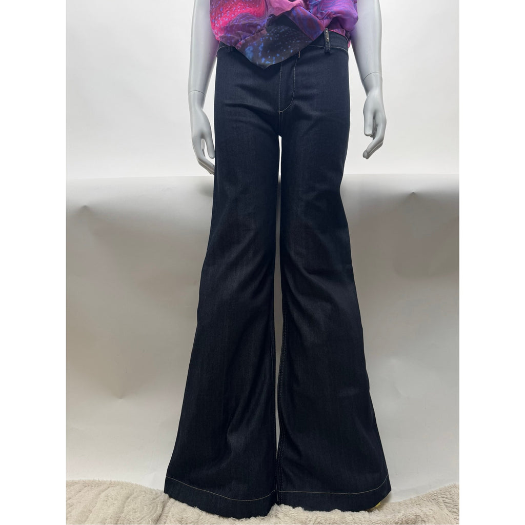 Balenciaga NWOT Dark Wash Wide Leg Flare Jeans – Size 27 – Made in Italy