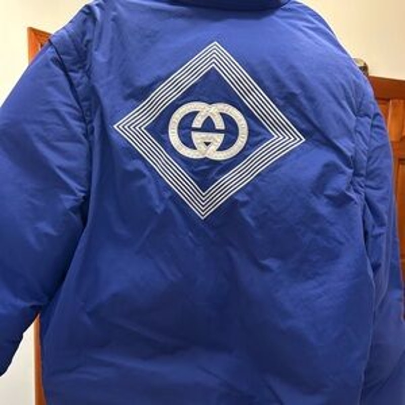 Men's Gucci, detachable sleeve puffer jacket size 54 made in Italy