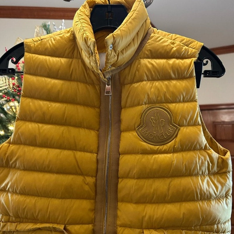 Moncler men's down Quilted Vest cinched waist, and drawstring Tie size 1