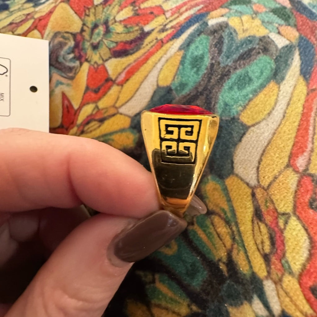 Gold tone unbranded unisex ring