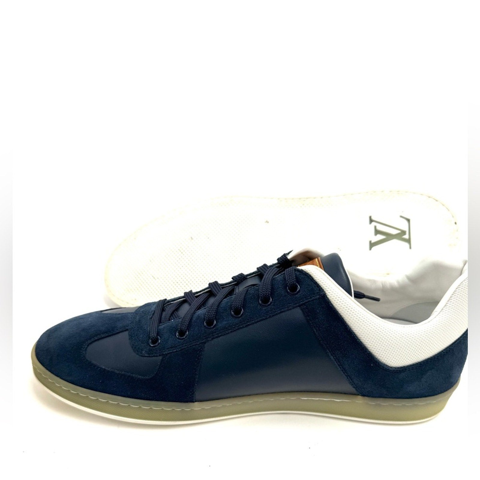 Men’s Louis Vuitton “OFFSHORE”bicolor navy blue LV 8.5 FITS US 9.5, FR 42.5 VNDS