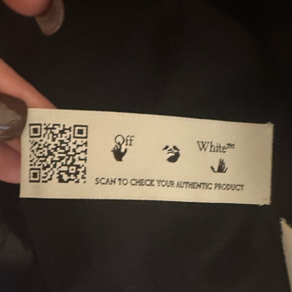 Men’s Off White x Virgil Abloh Collab NYC Big Apple
NOT sweatshirt/fine knitwear