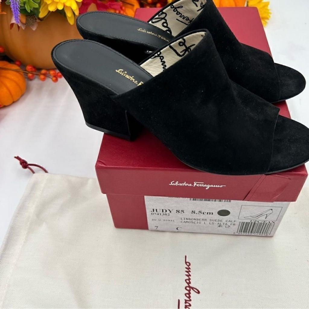 Women's Salvatore Ferragamo Judy 85 Suede mules, size 7, made in Italy