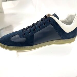 Men’s Louis Vuitton “OFFSHORE”bicolor navy blue LV 8.5 FITS US 9.5, FR 42.5 VNDS