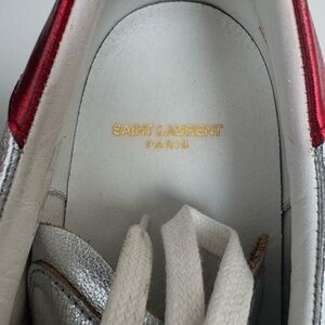 Men’s Saint Laurent Court Classic SL/06 Sneakers-blue star appliqués. Size 43.5